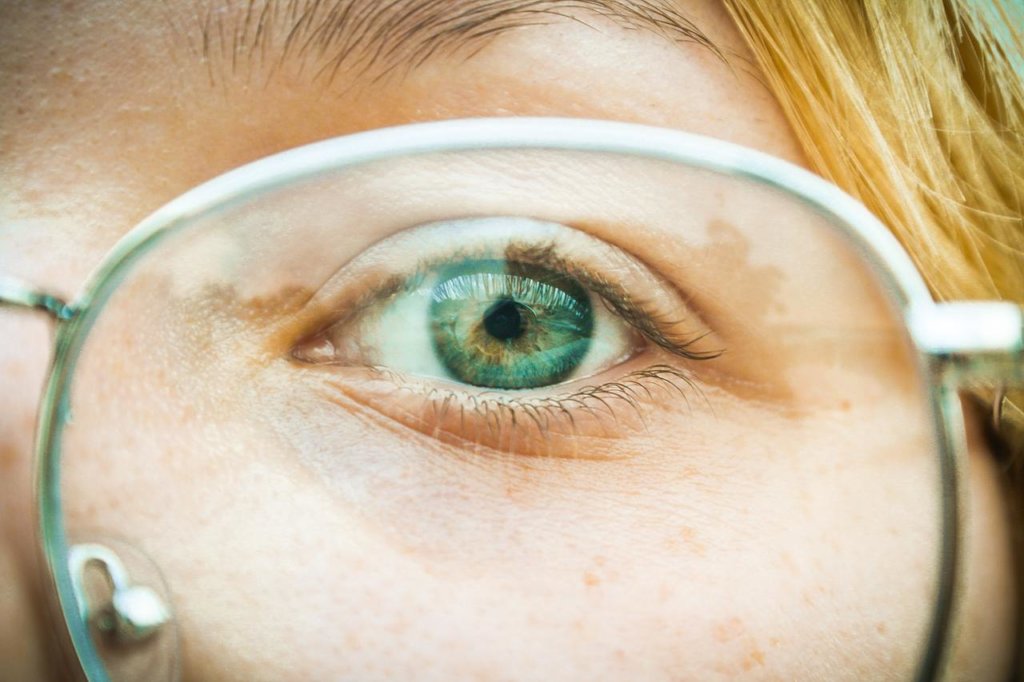 Cloudy Vision vs Blurry Vision