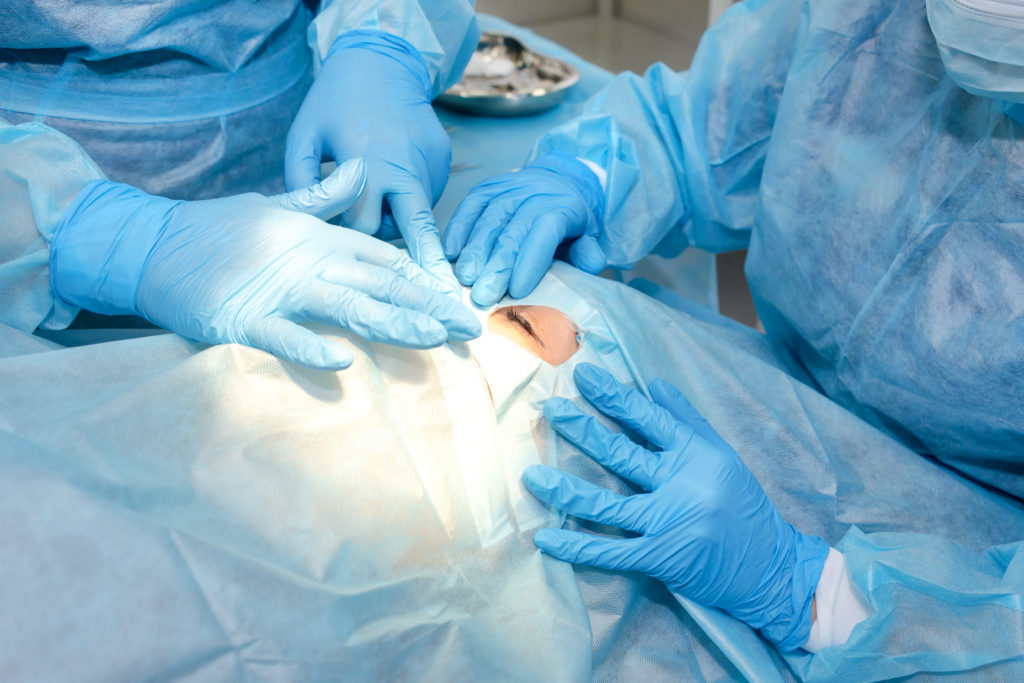 choosing lasik surgeon